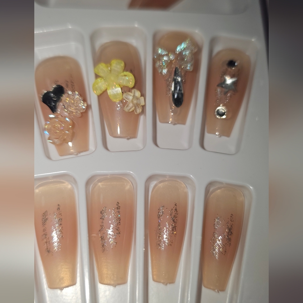 Nude 3d Art Press-On Nails with Glitter and Charms NEW 12 Pcs Set